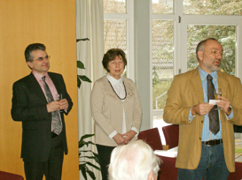 Pfarrer Joachim Kühnle, Helga Stern und Jörg Walther, der neue 
Vorsitzende des Kirchenvorstandes